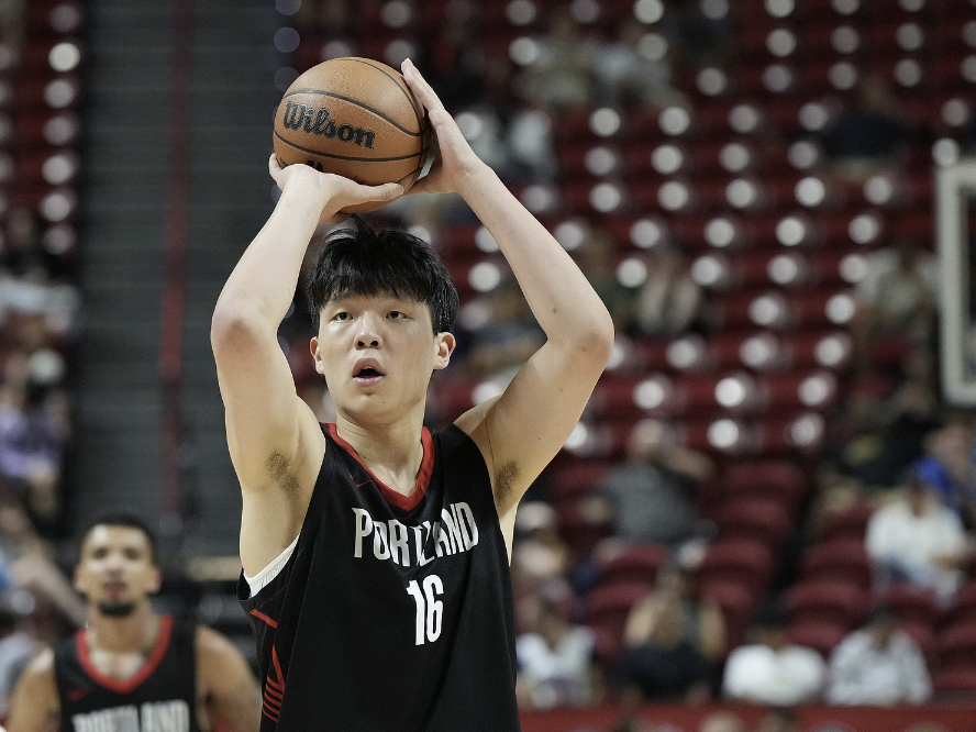 4天连打詹库哈，20天打完流量队！杨瀚森的NBA第一课，有点超纲了