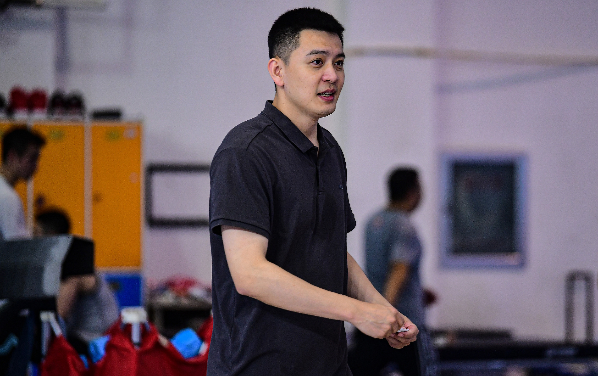 杨鸣：杨瀚森在打着聪明的篮球，开拓者可能是唯一以中锋组织为主要战术的球队