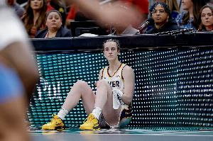 球星的影响力！克拉克赛季报销后WNBA球票均价从89美元跌至62美元