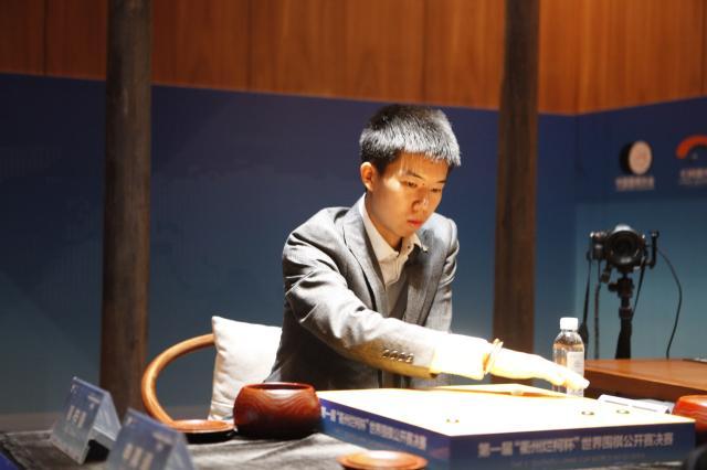 足球-首届衢州烂柯杯辜梓豪后来居上打败申真谞夺冠