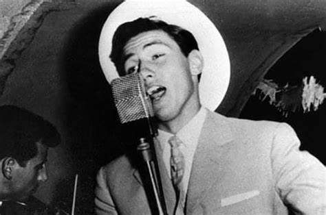 1686563565720095031.jpg 世俱杯-【人物】贝卢斯科尼,为足球涂上红黑