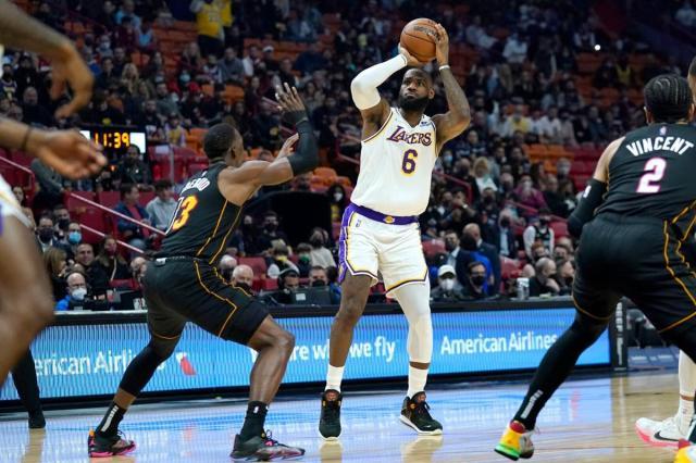 足球-浓眉归来将给詹姆斯减负？皇帝的进攻或变得更高效