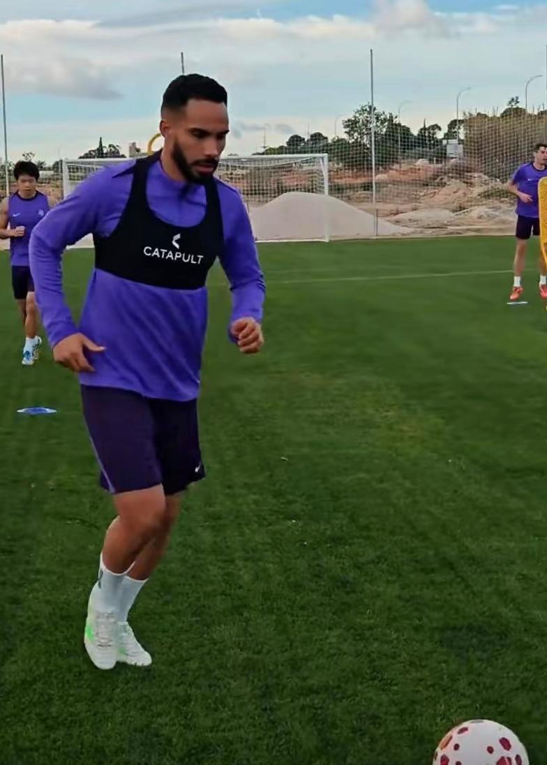 津门虎队在热身赛中以0-5惨败于埃尔切