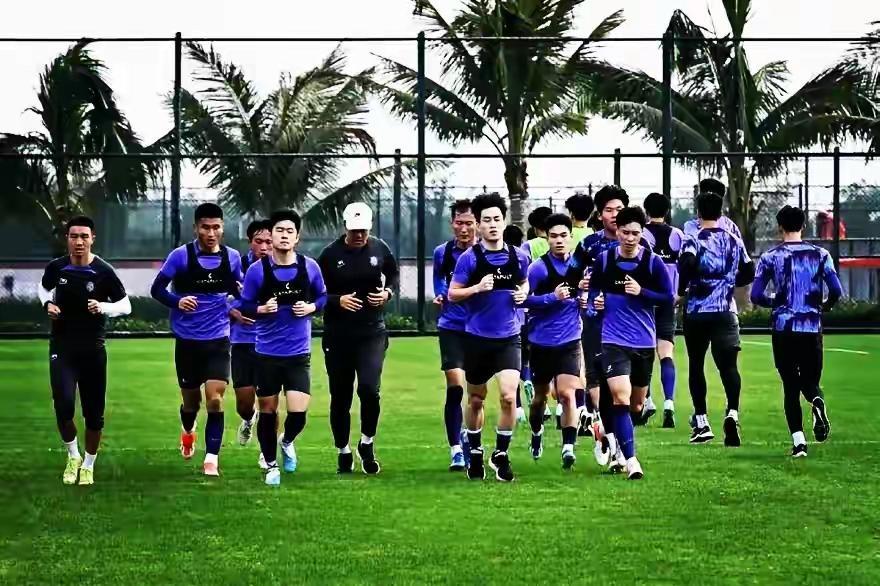 津门虎队在热身赛中以0-5惨败于埃尔切