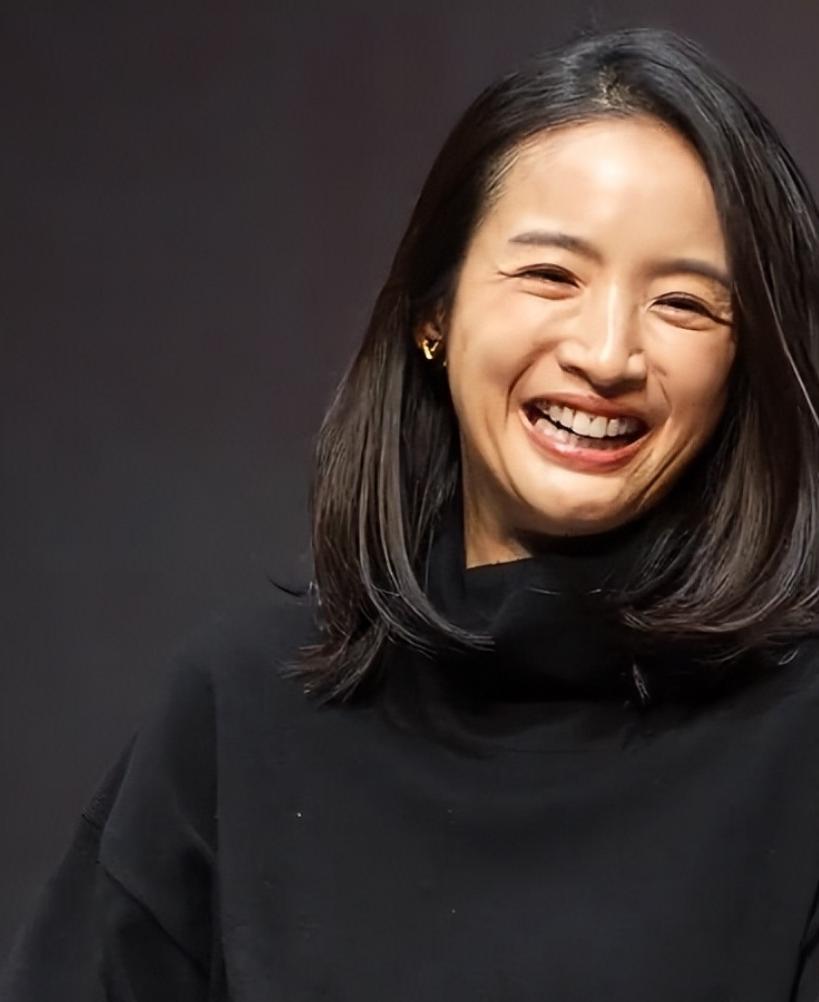 FIFA Club World Cup-老戏骨上海再聚首，李立群满脸痘坑，金士杰干瘪，林依晨板牙抢镜