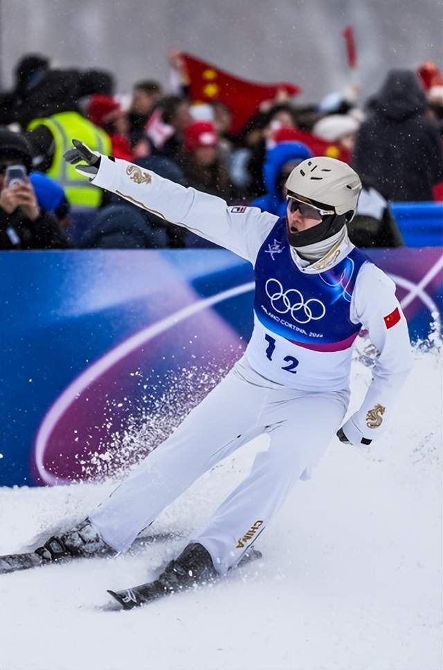 足球-2金3铜双蝉联！FILA助力创造中国自由式滑雪空中技巧队全新传奇