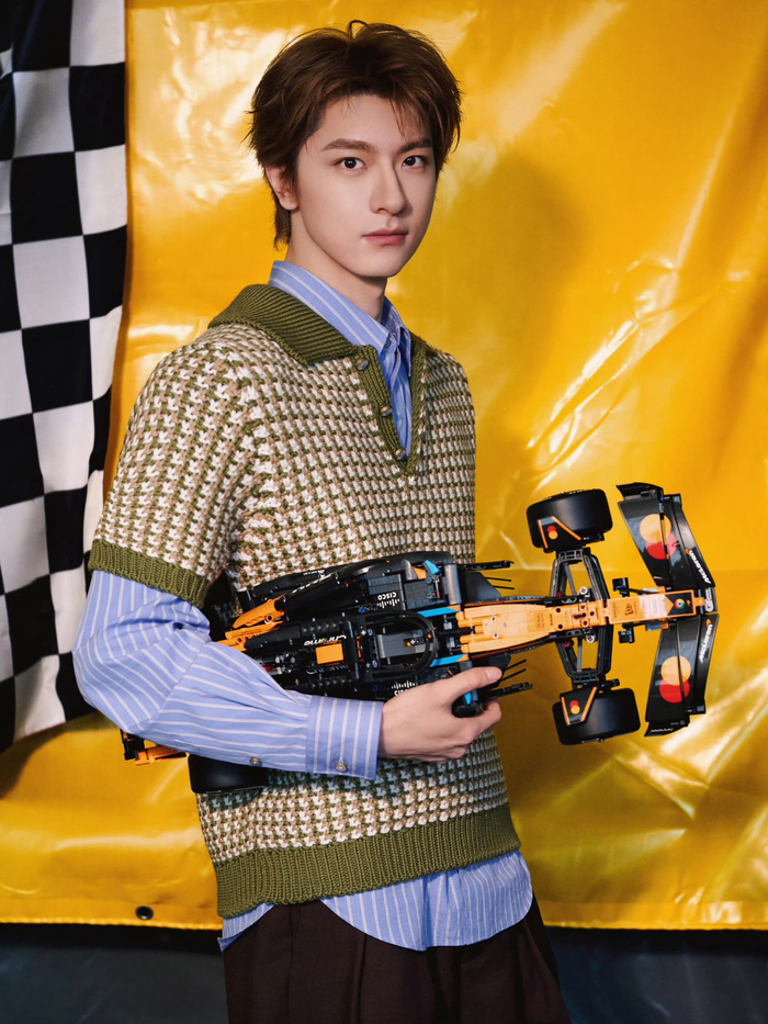 2025世界俱乐部杯-林一赛车手造型曝光，利落挺拔荷尔蒙拉满|电影感大片|发型|赛车服|大片|同学_新浪娱乐_新浪新闻